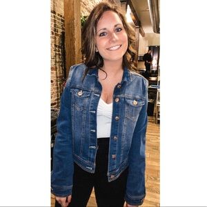 Meet your Posher, Hannah rose